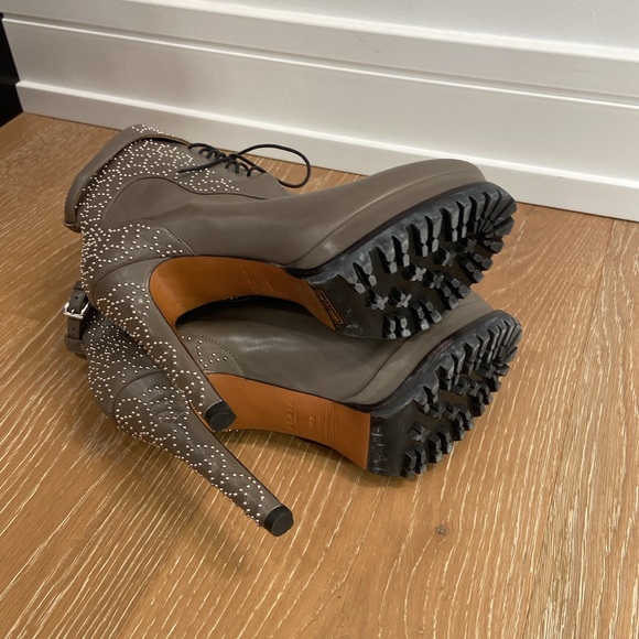 ALAÏA Leather Combat Boots - Picture 5 of 7